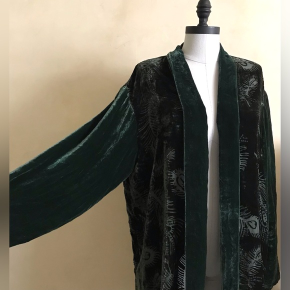 Vintage Green Velvet Kimono Jacket - Picture 6 of 8